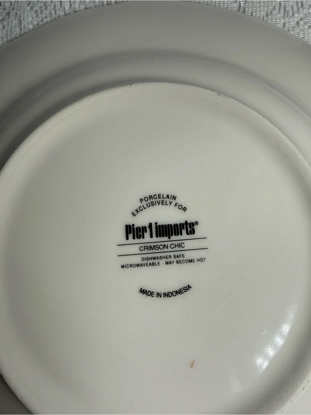 Pier 1 Crimson Chic Red and Gold Scalloped Edge Dinner Plates - Pair